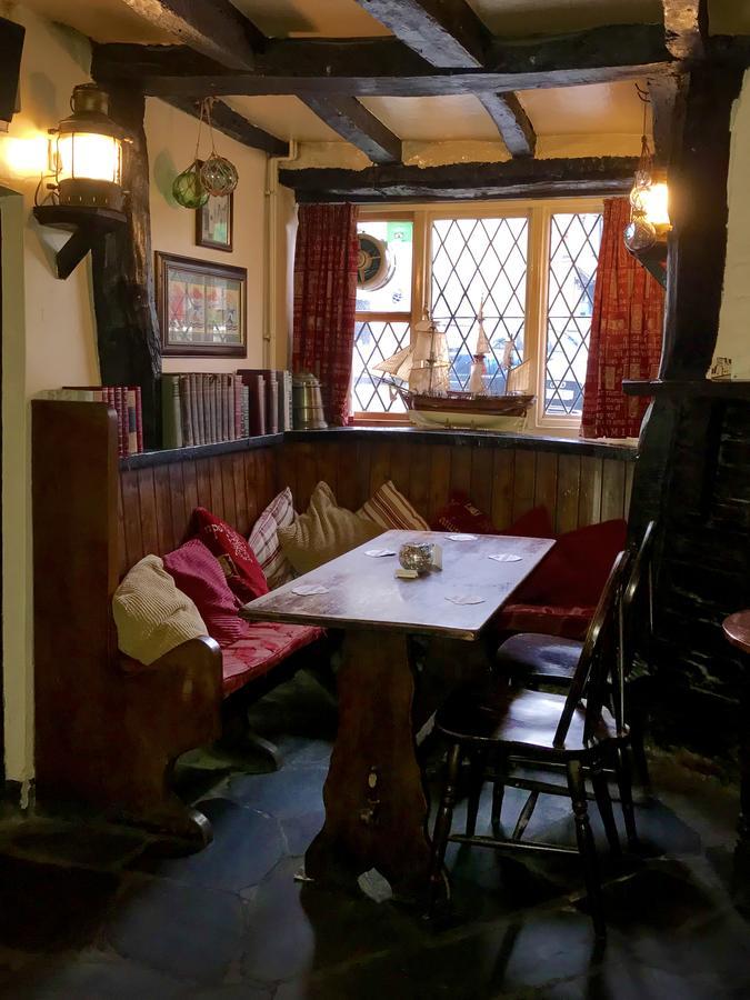 Jolly Sailor Inn Лу Екстериор снимка