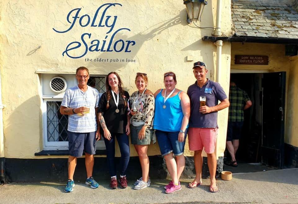 Jolly Sailor Inn Лу Екстериор снимка